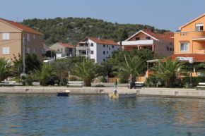 Apartments by the sea Kukljica, Ugljan - 8402